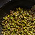 Karan Tripathi (Food Fanatic) का कुकस्नैप जब उन्होंने हरी मिर्च के टिपोरे (Hari mirch ke tipore recipe in hindi) बनाया था।