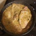 El cooksnap de Elisa Perez cuando hizo Chuleta de cerdo, salsa de mostaza y encurtidos.