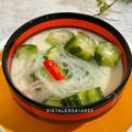 Cooksnap Zieta Ali semasa beliau membuat Masak lemak petola.