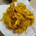Cooksnap Yasir_chad semasa beliau membuat Cendawan Goreng Tepung.