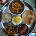 Sharda parihar का कुकस्नैप जब उन्होंने अष्टमी भोग थाली - काले चने और बीटरूट बूंदी रायता की रेसिपी बनाया था।
