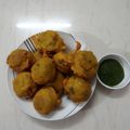 Roshani Dhaval Pancholi's cooksnap of when they made બટાટા વડા.