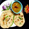  Mrinalini Sinha का कुकस्नैप जब उन्होंने कढ़ाई छोले और बटर नान (Kadai chole aur butter naan recipe in Hindi) बनाया था।