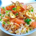 รูป Cooksnap ของ Kanpong Parnnark เมื่อเขาทำ ข้าวกระเทียมแซลมอน (โลกกูเมต์)
