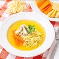 Piliskó Zsolt Cooksnap-ja, amikor elkészítette a(z) Gyöngytyúk leves receptet.