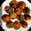 Anupama Maheshwari का कुकस्नैप जब उन्होंने रोटी के क्रिस्पी पकोड़े (Roti ke crispy pakode recipe in Hindi) बनाया था।