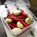 Cooksnap Salina Jalaludin semasa beliau membuat Tips : Kekalkan Kesegaran Cili Padi.