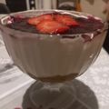 Cooksnap από Zoi Petseta στη συνταγή Εύκολο cheesecake!!! Να το πιεις.. (μάλλον φας 😄) στο ποτήρι!!🍓🍨