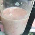 Cooksnap của Nguyen Nguyen khi họ làm theo món Giảm cân - Bữa sáng- eat clean : Sinh tố dâu chuối + granola (138 calo)