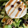 Cooksnap από Matula Giasirani στη συνταγή Εύκολη σαλάτα μαρούλι καρύδι μήλο αβοκάντο γκράνμπερυς δαμάσκηνα και ανθότυρο