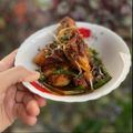 Cooksnap farahiyahsalleh semasa beliau membuat 4:1:24 - Phad phed ayam.