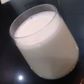 Naureen Khan Lodhi's cooksnap of when they made Banana shake.