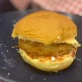 صورة من JANA𖤐 ، شاركها بعد تجربة وصفة برجر الدجاج لذيييذ ومختلف الطعم 😋