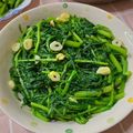 Inch aka 寸寸 的 蒜炒山茼蒿 cooksnap