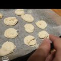 培馨王's cooksnap of when they made 【COOKING BUBU】玫瑰花巧克力曲奇餅 情人節點心 無蛋無牛油 只要3種材料 ♥.
