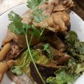 Arunwan Far's cooksnap of when they made ก๋วยเตี๋ยวไก่ตุ๋นมะระ Kway Teow Kai Tun Mara / Thai Braised Chicken Noodle Soup With Bitter Melon.