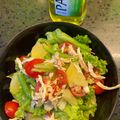 Cooksnap Sesimple Loralin semasa beliau membuat Salad Ekspress.
