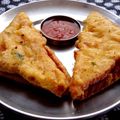 Manu Bhandari का कुकस्नैप जब उन्होंने चीज़ ब्रेड पकौड़ा (cheese bread pakoda recipe in Hindi) बनाया था।