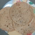 Shweta Shah's cooksnap of when they made ઘઉં ની ફુલકા રોટી (Wheat Fulka Roti Recipe In Gujarati).