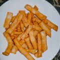 Falak Numa का कुकस्नैप जब उन्होंने खस्ता नमक पारे (khasta namak pare recipe in Hindi) बनाया था।