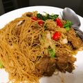 รูป Cooksnap ของ piya peipei เมื่อเขาทำ เส้นหมี่ผัดซีอิ๊วกุ้งและหมูนุ่ม