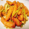 姚佩妘 的 蒜苗芹菜炒甜不辣（創意料理） cooksnap