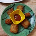 ÝTumpa Bose's cooksnap of when they made স্টাফ চীজ আলুর চপ ((Stuff cheese aloor chop recipe in Bengali).