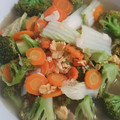 Cooksnap dari Little Gwen's untuk resep Tumis Orak-Arik Telur Brokoli Wortel Sawi Putih