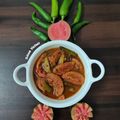 Sudha Banjara Vasani's cooksnap of when they made જમરુખ કેપ્સીકમ મરચા નું શાક (Guava Capsicum Marcha Shak Recipe In Gujarati).