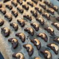 Cooksnap dari Erliza Erbaryanti untuk resep Kue kering Coklat Mede - Oven Tangkring
