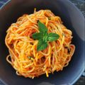 Cooksnap tomasz z czasów, kiedy przygotował Spaghetti napoli.