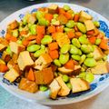 李靈靈 的 蛋白質滿載之毛豆炒豆干 cooksnap