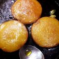 Mithu Roy का कुकस्नैप जब उन्होंने मीठे करारे पुए (Meethe krare pue recipe in hindi) बनाया था।