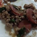 Theerayot Narak's cooksnap of when they made กะเพราหมูสับไส้กรอก.