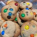 Cooksnap από George Adamides στη συνταγή Soft and chewy m&ms oatmeal chocolate-chip cookies