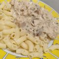 Binderné Mészáros Ágnes Cooksnap-ja, amikor elkészítette a(z) Tejszínes-gombás csirkemell, szarvacska tésztával receptet.