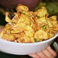 Hadisa Tabassum's cooksnap of when they made Crispy onion pakoda / kurkuri kanda bhajji.