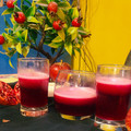 Mousumi का कुकस्नैप जब उन्होंने सेब अनार का जूस (seb anar ka juice recipe in Hindi) बनाया था।