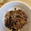 Cooksnap Pok Li semasa beliau membuat Ikan Bilis Rangup Daun Kari.