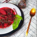 Cooksnap Fotokulinaria by Claudia Jordan z czasów, kiedy przygotował Botwinka z jajkiem i koperkiem.