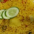 Misbah Anjum's cooksnap of when they made Aloo Biryani 😋.