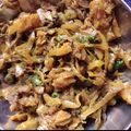 Razia khatun का कुकस्नैप जब उन्होंने पत्ता गोभी और मटर की सब्ज़ी(patta gobhi or matar ki sabzi recipe in Hindi) बनाया था।