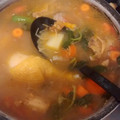 El cooksnap de Estelares Hemsworth cuando hizo Sopa de Pollo .