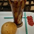 Kanta Gulati का कुकस्नैप जब उन्होंने चॉकलेटी क्रिमी मैंगो शेक (Chocolatey creamy mango shake recipe in Hindi) बनाया था।