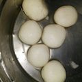 Hemanshi Gadhiya's cooksnap of when they made Rasgulla.