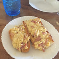 El cooksnap de mealideasfromyouraveragequeer cuando hizo Huevos revueltos con bacon y queso cheddar.