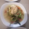 El cooksnap de Selene Sánchez cuando hizo Caldo de pollo con verdura y arroz.