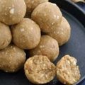 Smriti Saikia का कुकस्नैप जब उन्होंने आटे के लड्डू (atte ke ladoo recipe in Hindi) बनाया था।