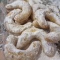 Kocsis-Nagy Mónika Cooksnap-ja, amikor elkészítette a(z) Diós-vaníliás hókifli receptet.