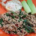รูป Cooksnap ของ Yui Sopontummakun เมื่อเขาทำ ผัดกระเพราหมูสับ สูตรคีโต
